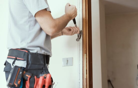 How to Remove Internal Bifold Doors