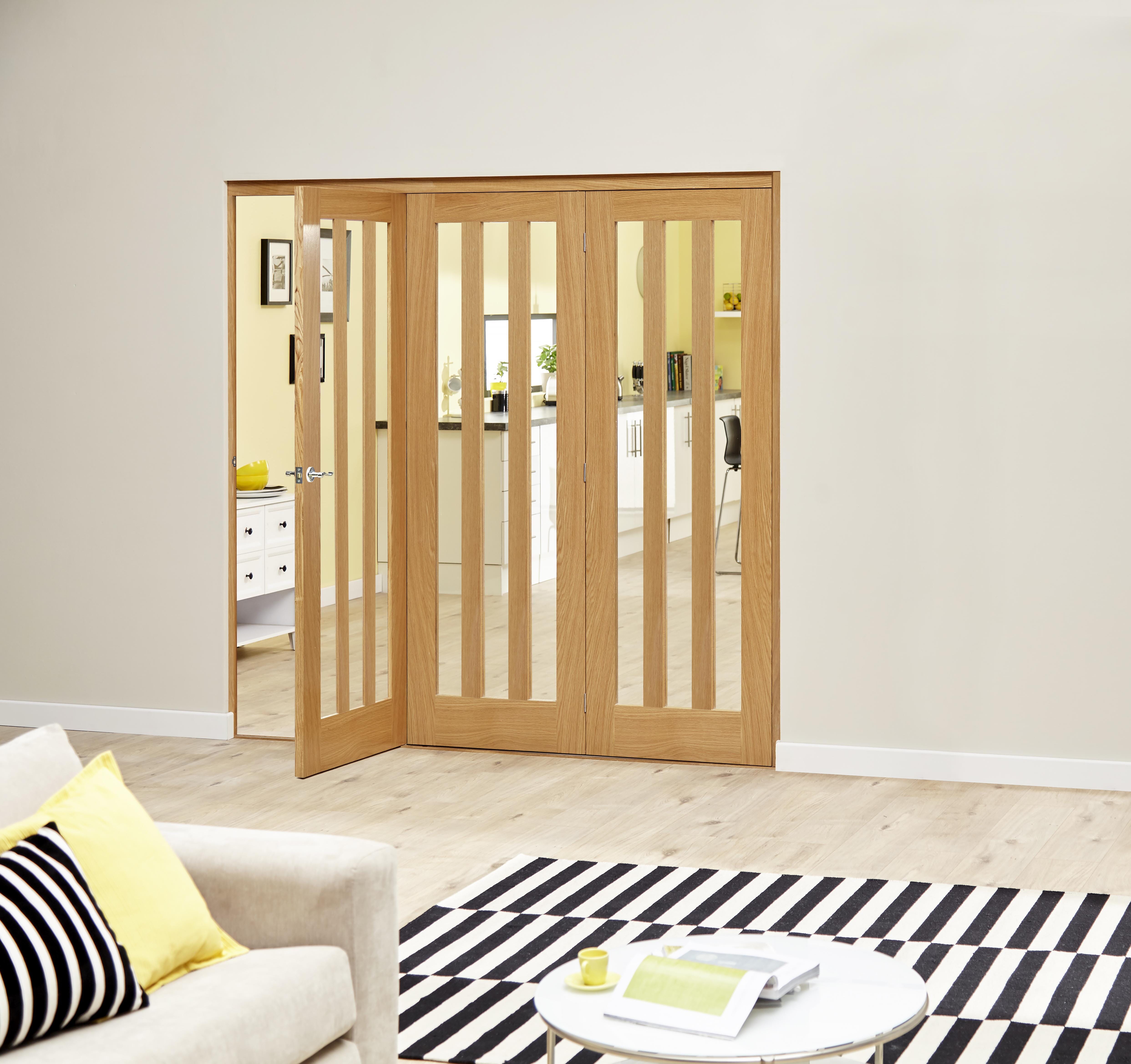 Aston Oak - 3 Door Roomfold Deluxe (3 X 686mm Doors)