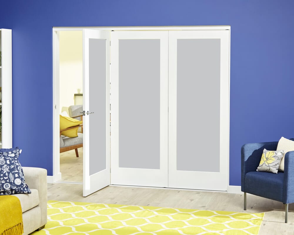 White P10 Frosted Roomfold Deluxe (3 x 610mm doors)