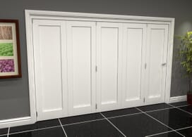 White Shaker 1 Panel 5 Door Roomfold Grande (5 + 0 X 686mm Doors) Image
