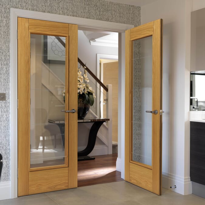2040 x 626 x 40mm Oak Medina Glazed - Prefinished  Internal Door