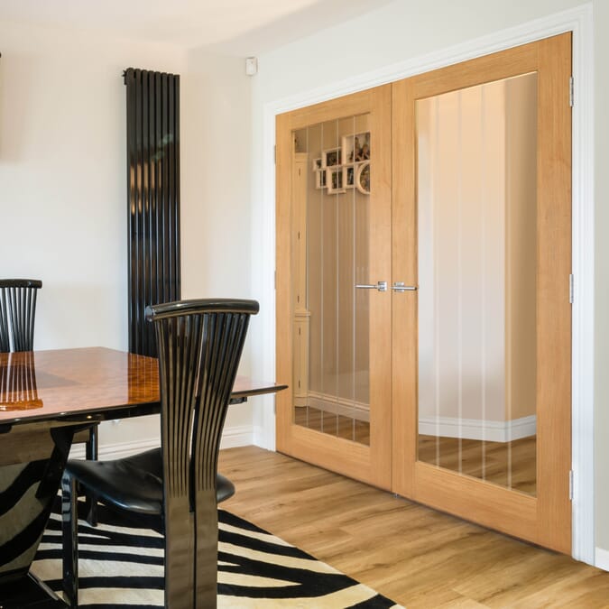 2040 x 826 x 40mm Oak Thames 1 Light Glazed Internal Door