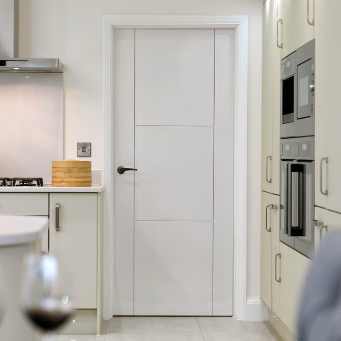 2040 x 526 x 40mm White Mistral Internal Door
