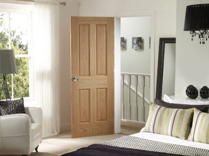 2040 x 826 x 40mm Victorian 4 Panel Oak - Prefinished  Internal Door