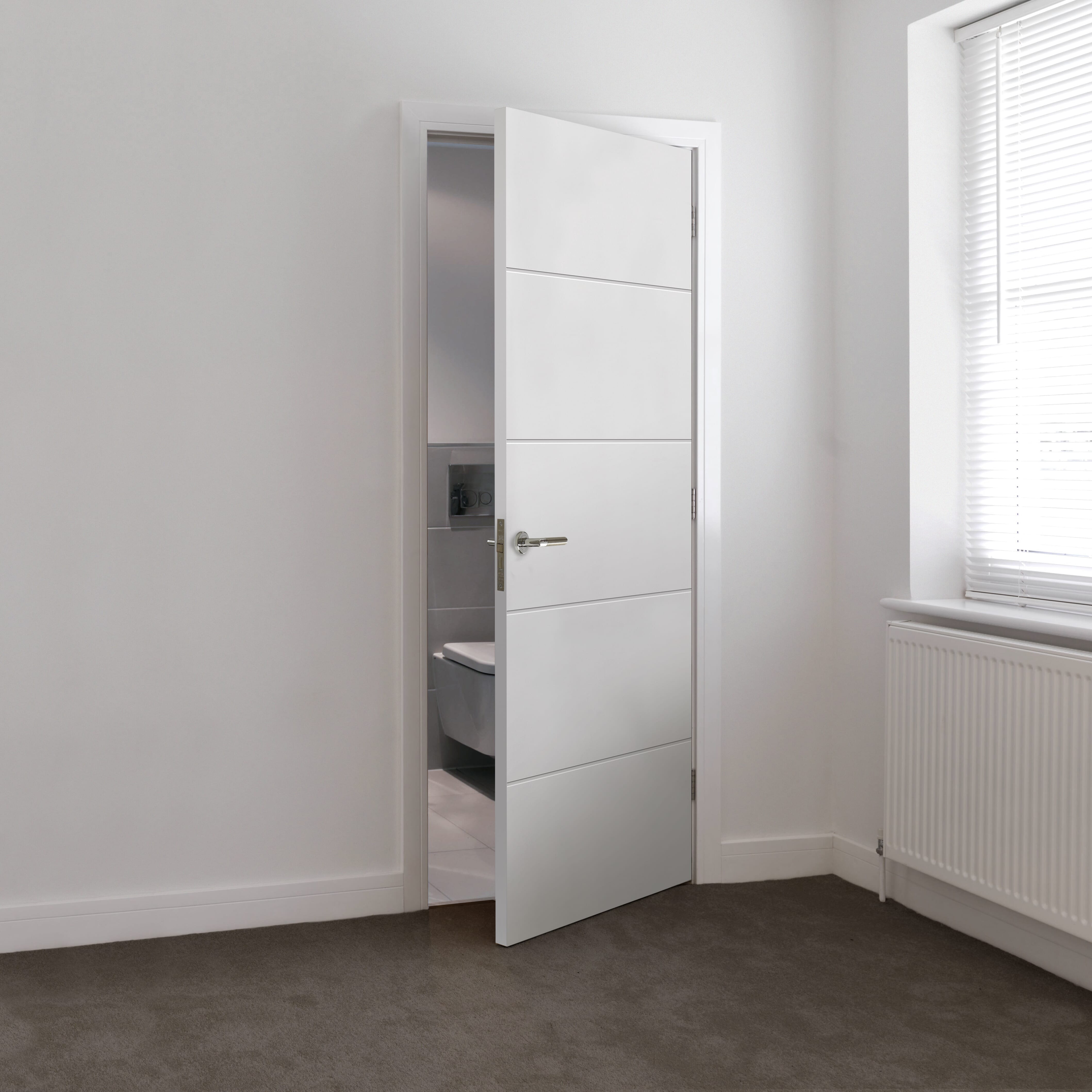 1981 x 610 x 35mm Smooth Horizontal Moulded White Internal Doors