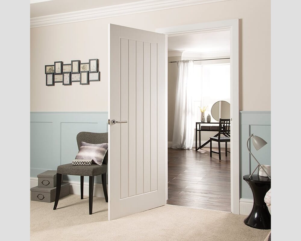 1981mm x 610mm x 44mm (24") White Moulded Vertical 5 Panel Internal Doors