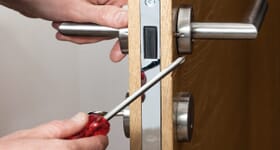 How to Fit an Internal Door